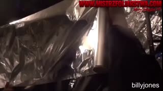 Manipulacja ludzkim zachowaniem poprzez sygnał.